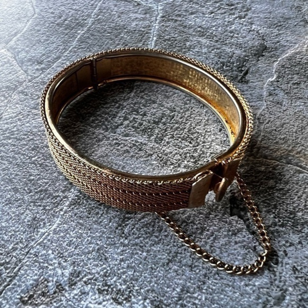Vintage Gold Bangle with clasp.